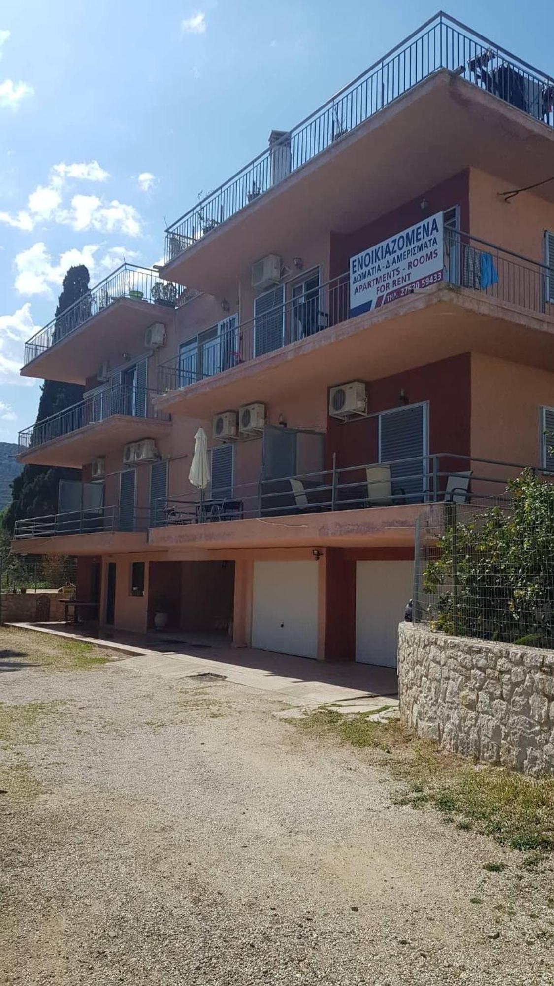 Athina Apartments Толон Экстерьер фото