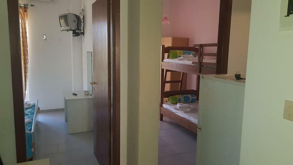 Athina Apartments Толон Экстерьер фото