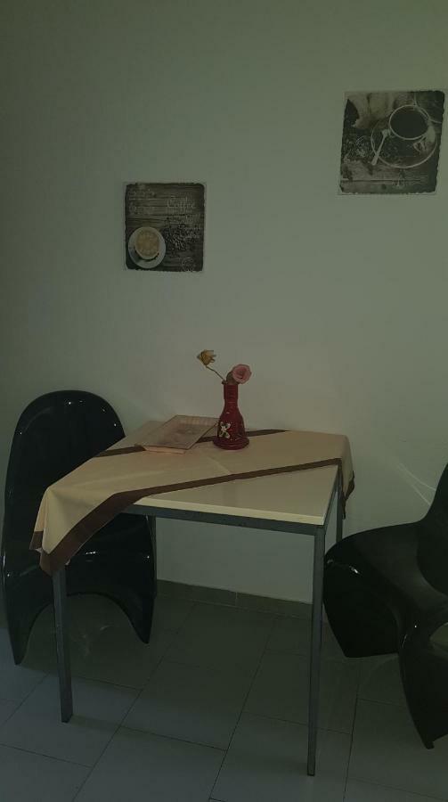 Athina Apartments Толон Экстерьер фото