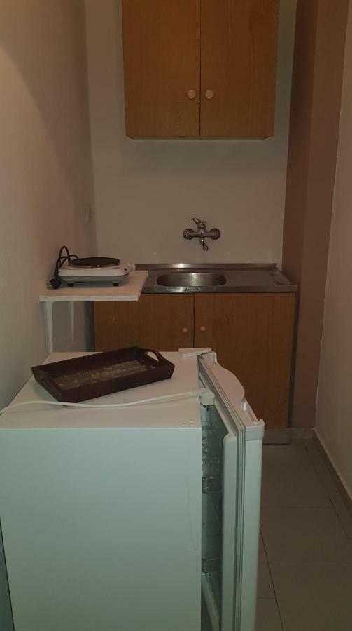 Athina Apartments Толон Экстерьер фото