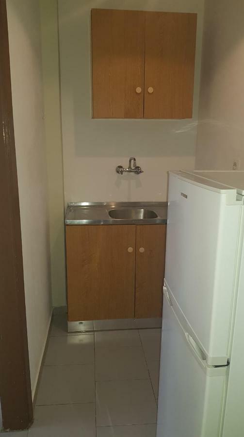 Athina Apartments Толон Экстерьер фото