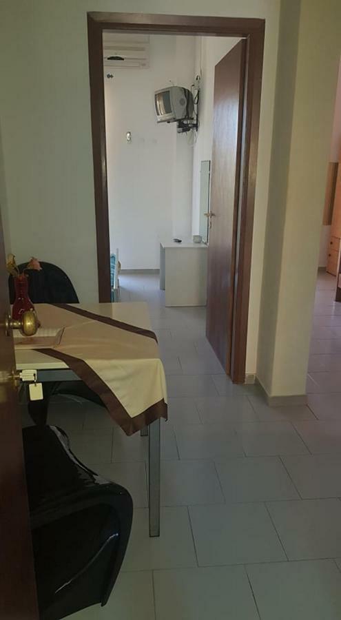 Athina Apartments Толон Экстерьер фото